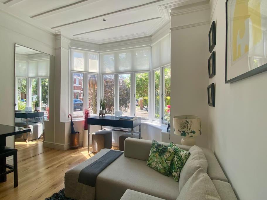 Interior Designed Flat Near Kew Botanical Gardens Apartment London Exterior photo